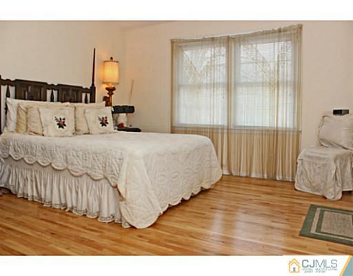 69 Overhill Road East Brunswick, NJ 08816 - Photo 6 of 25 Gallery Image 6