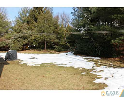 69 Overhill Road East Brunswick, NJ 08816 - Photo 8 of 25 Gallery Image 8