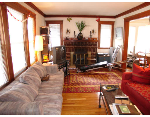 91 Bradford Road Watertown, MA 02472 - Photo 3 of 11