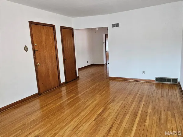 $875 | 5315 Jamieson Avenue, Unit 2N, St. Louis, MO 63109