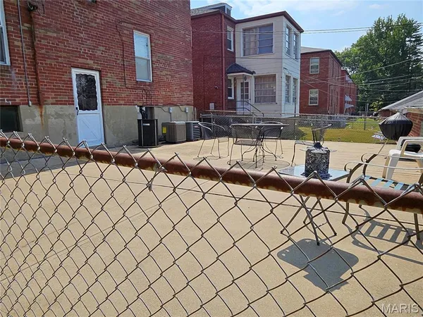 $875 | 5315 Jamieson Avenue, Unit 2N, St. Louis, MO 63109