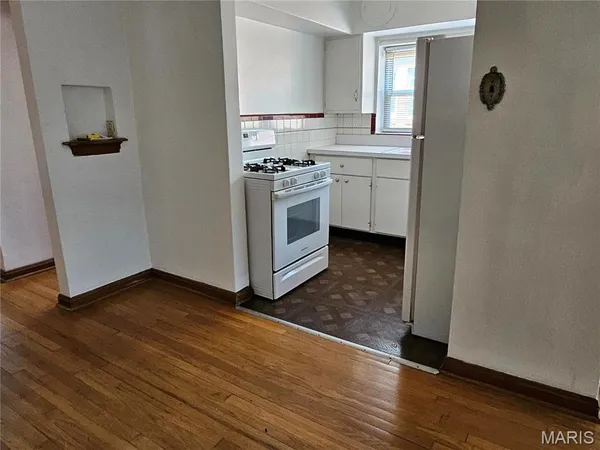 $875 | 5315 Jamieson Avenue, Unit 2N, St. Louis, MO 63109