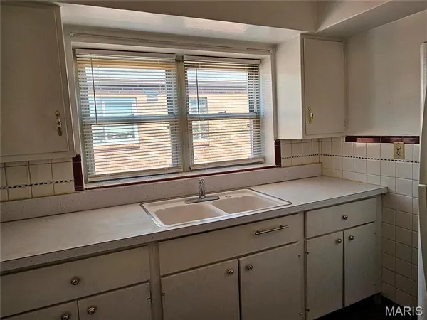 $875 | 5315 Jamieson Avenue, Unit 2N, St. Louis, MO 63109