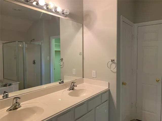 $1,850 | 11 Baccara Place, The Woodlands, TX 77384