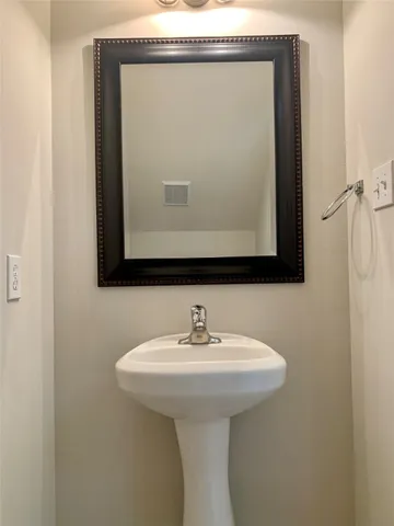 $1,850 | 11 Baccara Place, The Woodlands, TX 77384