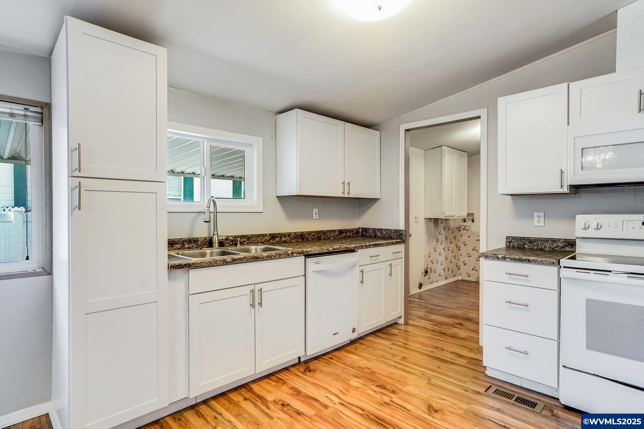 1630 Wallace Road Northwest, Unit 18 Salem, OR 97304 - Photo 16 of 37