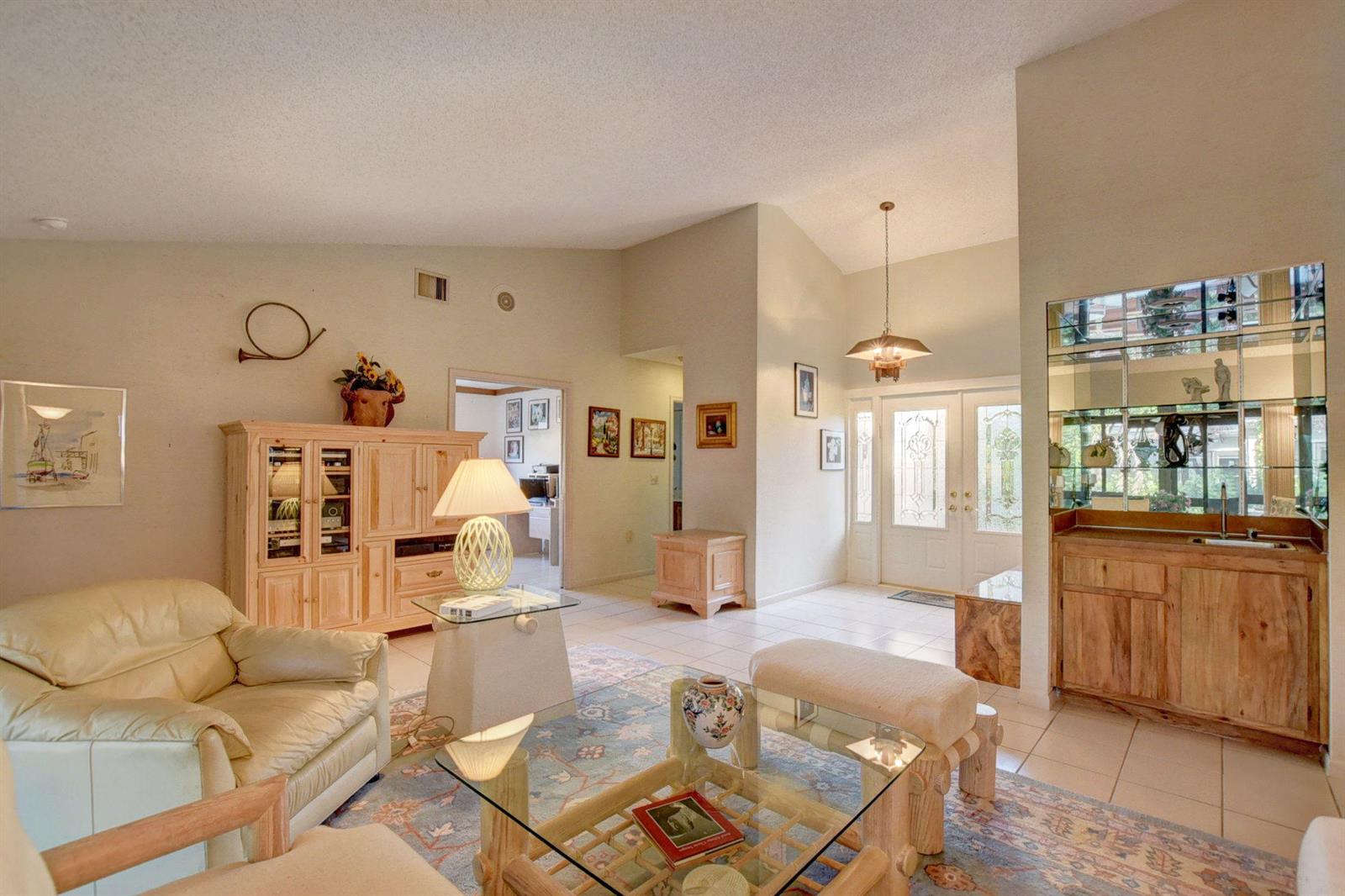 7675 Cypress Crescent Boca Raton, FL 33433 - Photo 8 of 30 Living room
