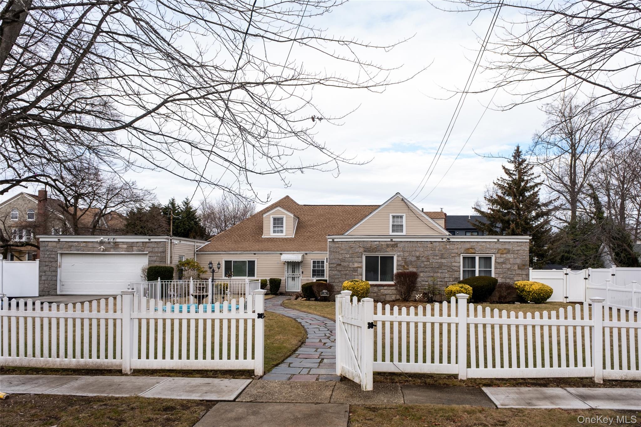 24 Whaley Street Freeport, NY 11520 - Photo 1 of 36