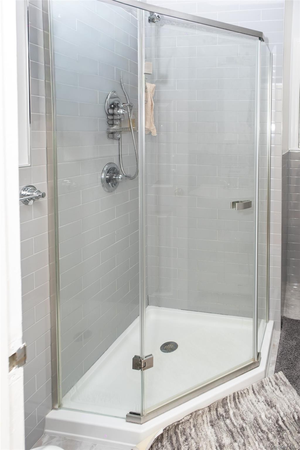 24 Whaley Street Freeport, NY 11520 - Photo 8 of 36