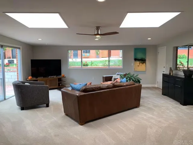 $3,400,000 | 215 North Vulcan Avenue, Encinitas, CA 92024