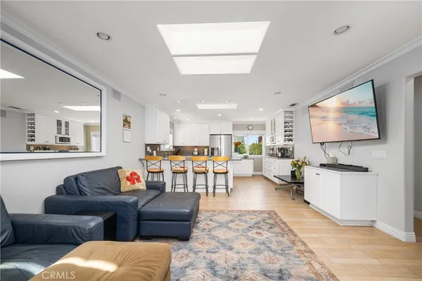 $3,059,999 | 140 12th Street, Seal Beach, CA 90740