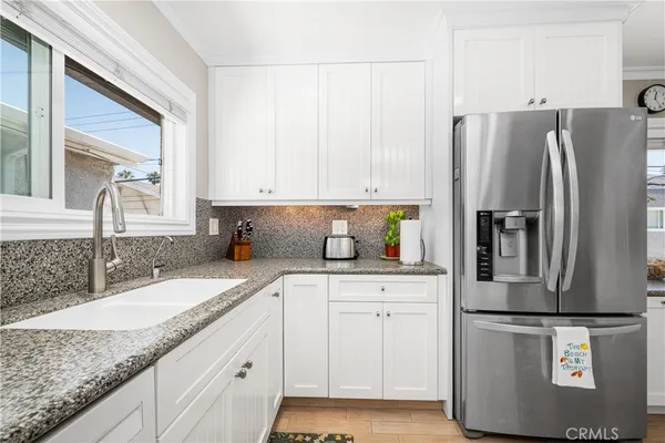 $3,059,999 | 140 12th Street, Seal Beach, CA 90740