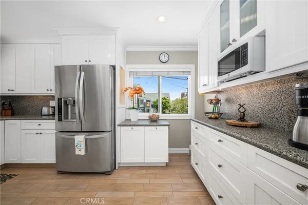 $3,059,999 | 140 12th Street, Seal Beach, CA 90740