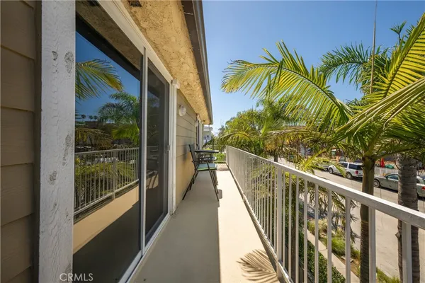 $3,059,999 | 140 12th Street, Seal Beach, CA 90740