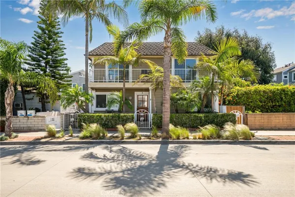 $3,059,999 | 140 12th Street, Seal Beach, CA 90740