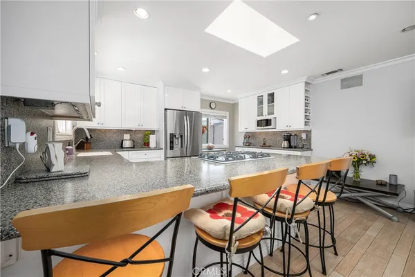 $3,059,999 | 140 12th Street, Seal Beach, CA 90740