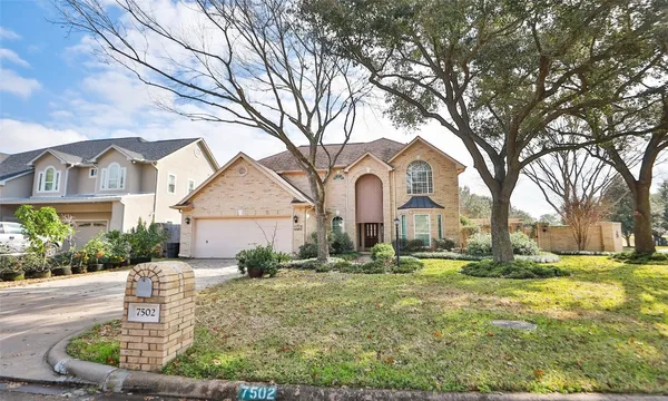 $2,895 | 7502 Holly Court Estates, Houston, TX 77095