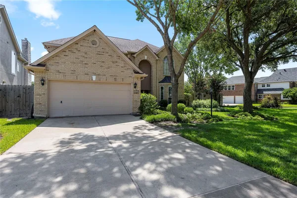 $2,895 | 7502 Holly Court Estates, Houston, TX 77095