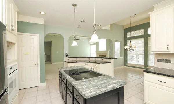 $2,895 | 7502 Holly Court Estates, Houston, TX 77095