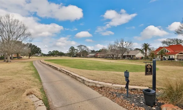 $2,895 | 7502 Holly Court Estates, Houston, TX 77095