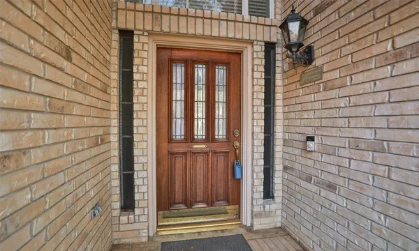 $2,895 | 7502 Holly Court Estates, Houston, TX 77095