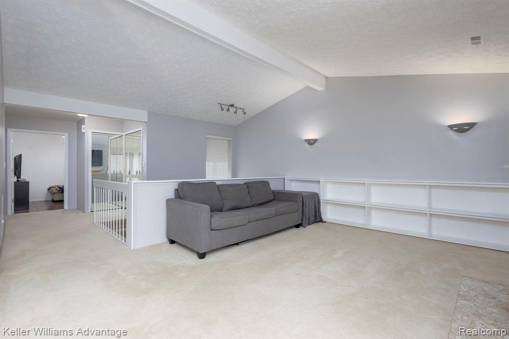 24285 Evergreen Road Southfield, MI 48075 - Photo 3 of 19