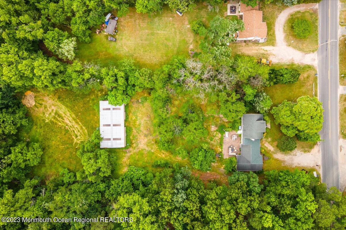 1039 Maxim Southard Road Howell, NJ 07731 - Photo 13 of 37 07-1039MaximSouthardRd_007