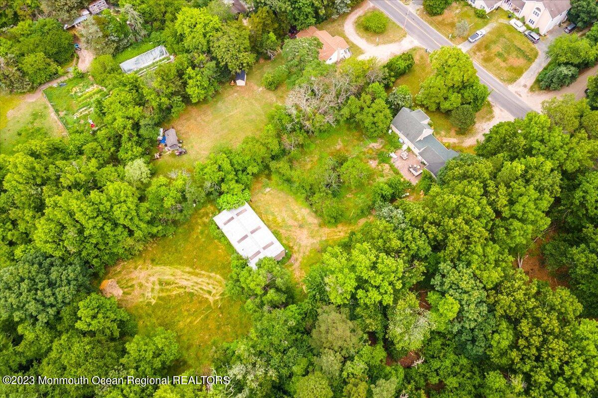 1039 Maxim Southard Road Howell, NJ 07731 - Photo 14 of 37 08-1039MaximSouthardRd_008