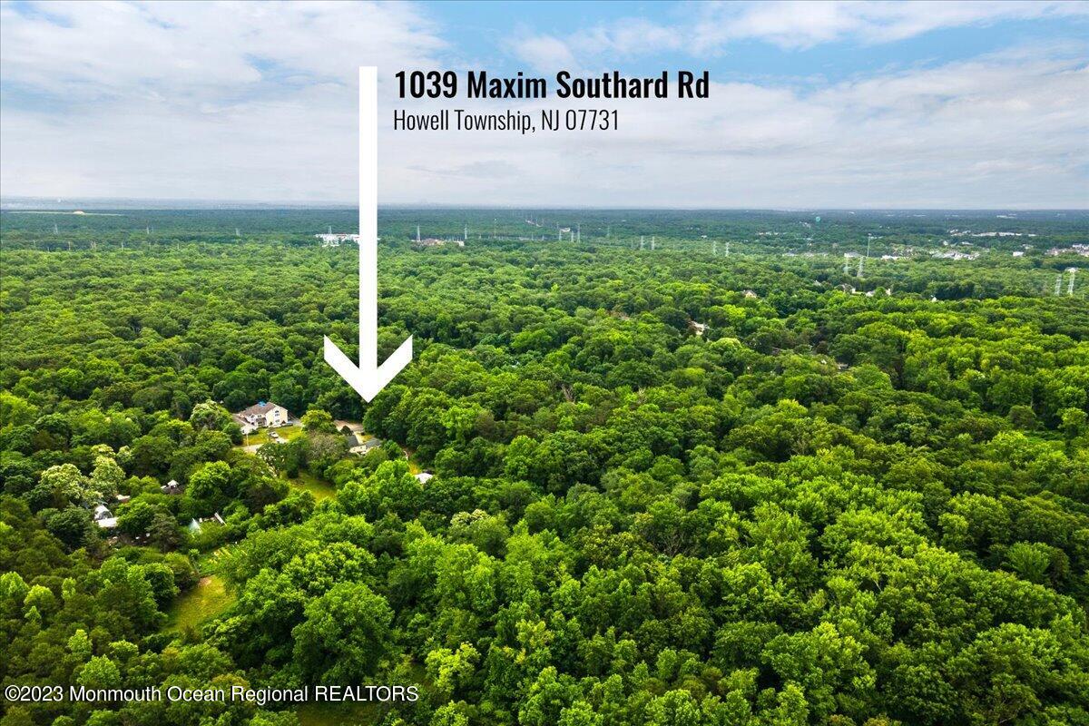 1039 Maxim Southard Road Howell, NJ 07731 - Photo 17 of 37 13-1039MaximSouthardRd_013