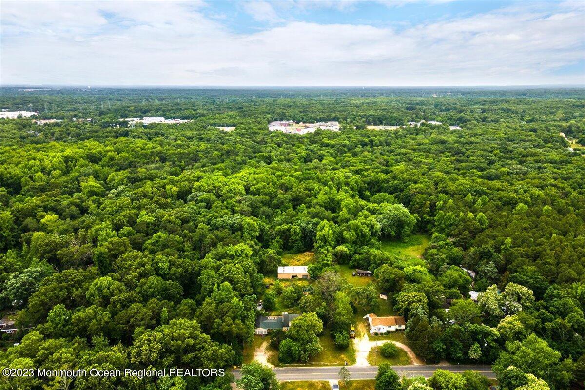 1039 Maxim Southard Road Howell, NJ 07731 - Photo 23 of 37 19-1039MaximSouthardRd_019
