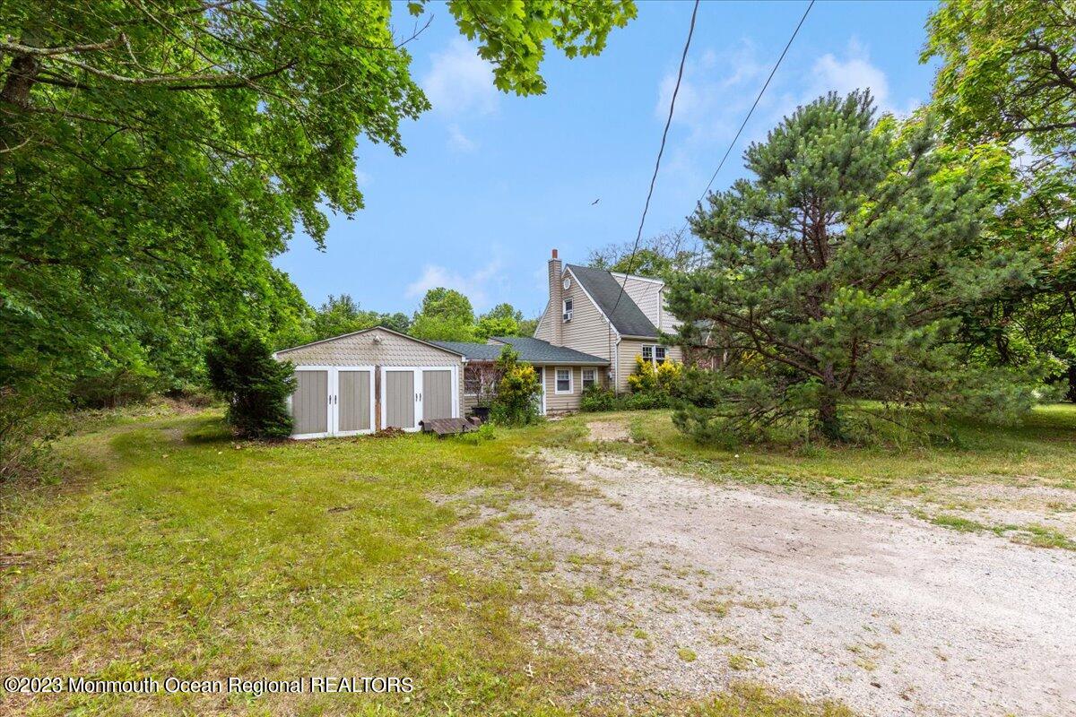 1039 Maxim Southard Road Howell, NJ 07731 - Photo 29 of 37 27-1039MaximSouthardRd_027