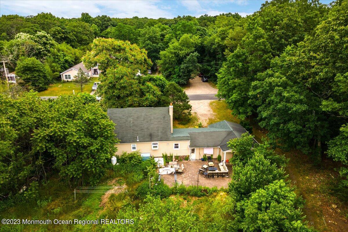 1039 Maxim Southard Road Howell, NJ 07731 - Photo 5 of 37 04-1039MaximSouthardRd_004