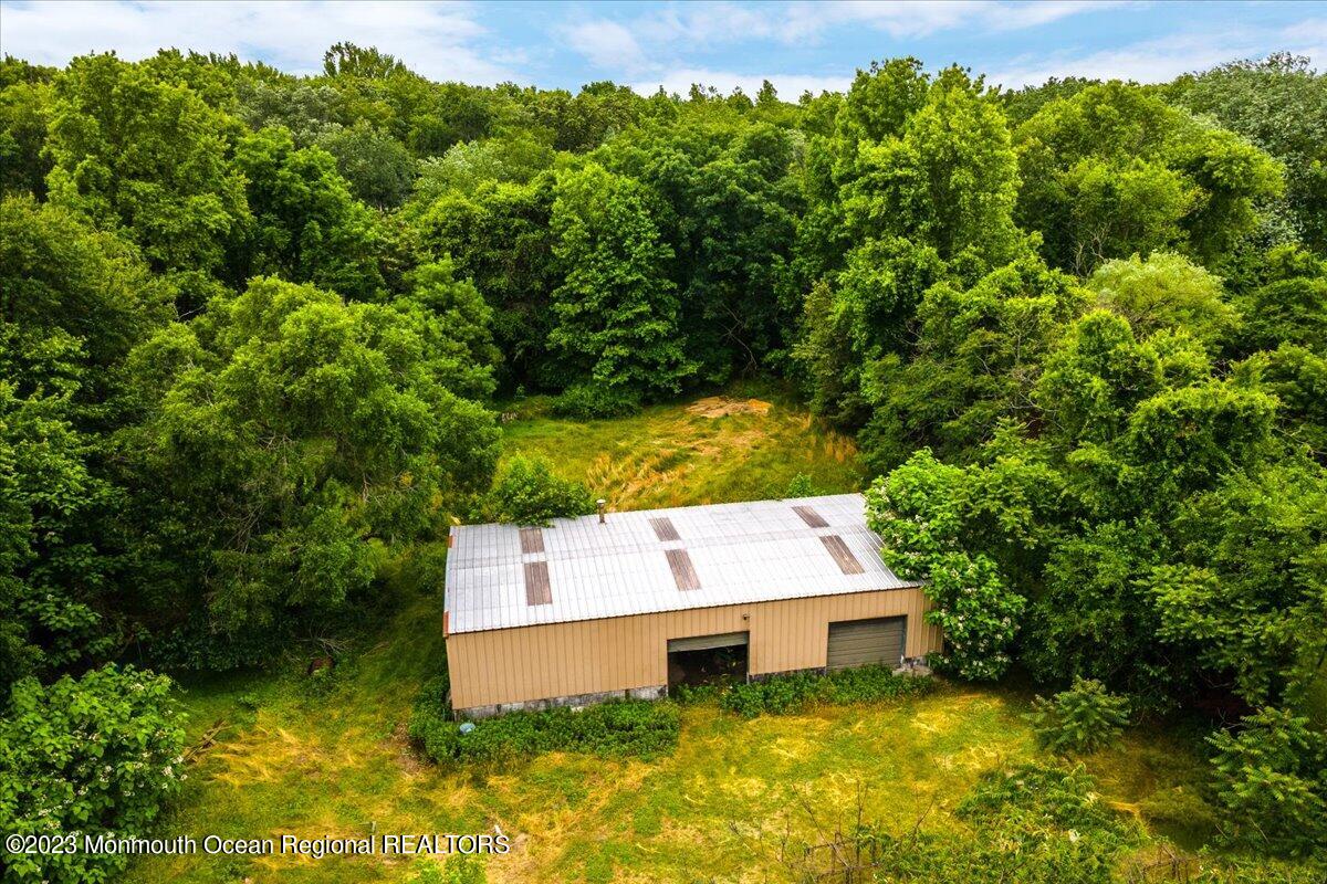 1039 Maxim Southard Road Howell, NJ 07731 - Photo 6 of 37 05-1039MaximSouthardRd_005