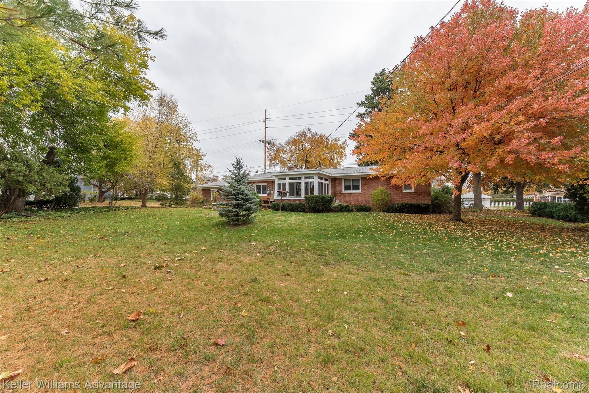 11099 Levan Road Livonia, MI 48150 - Photo 41 of 41 DSC_0852.jpg