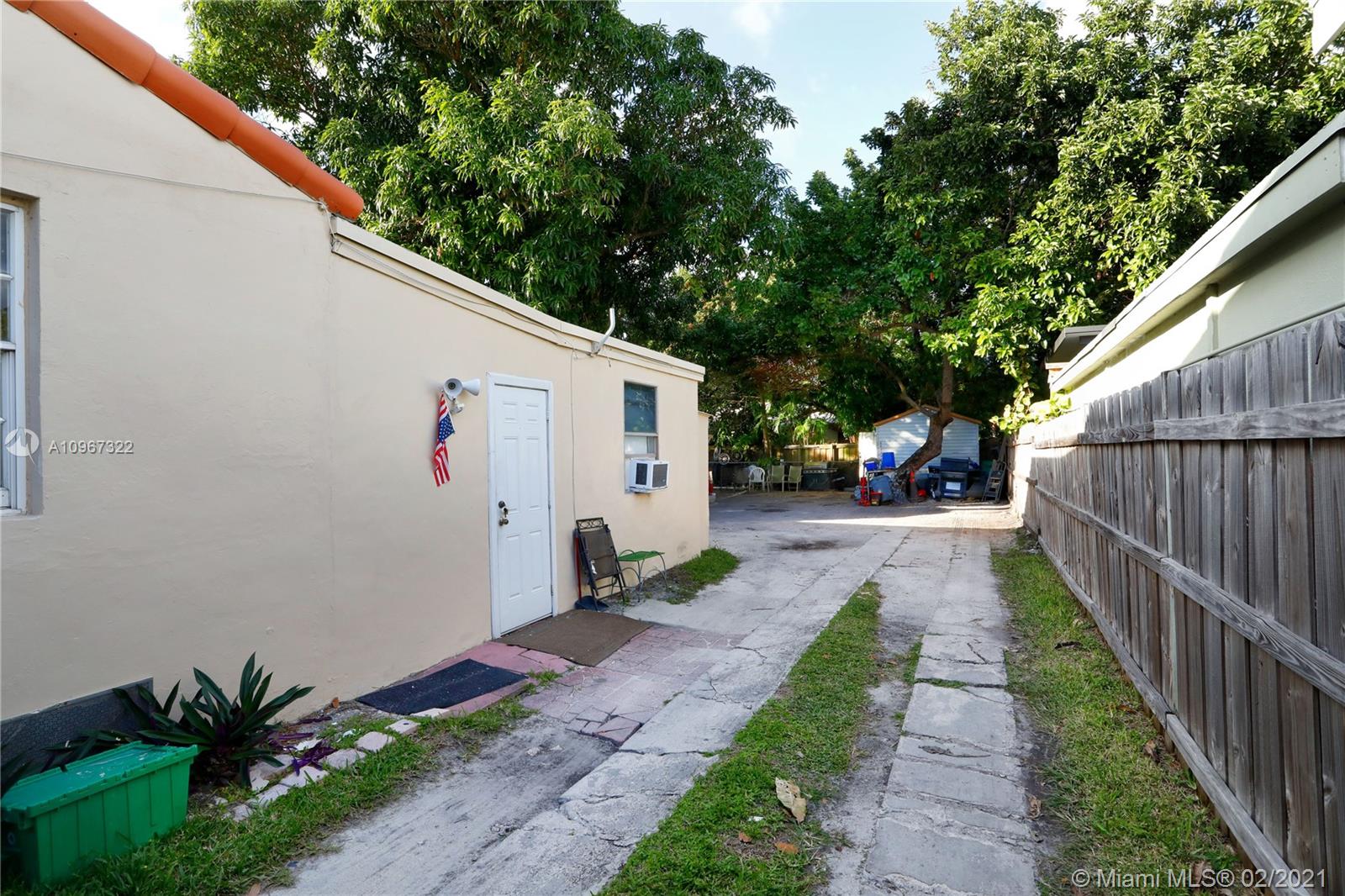 2351 Southwest 7th Street Miami, FL 33135 - Photo 17 of 27