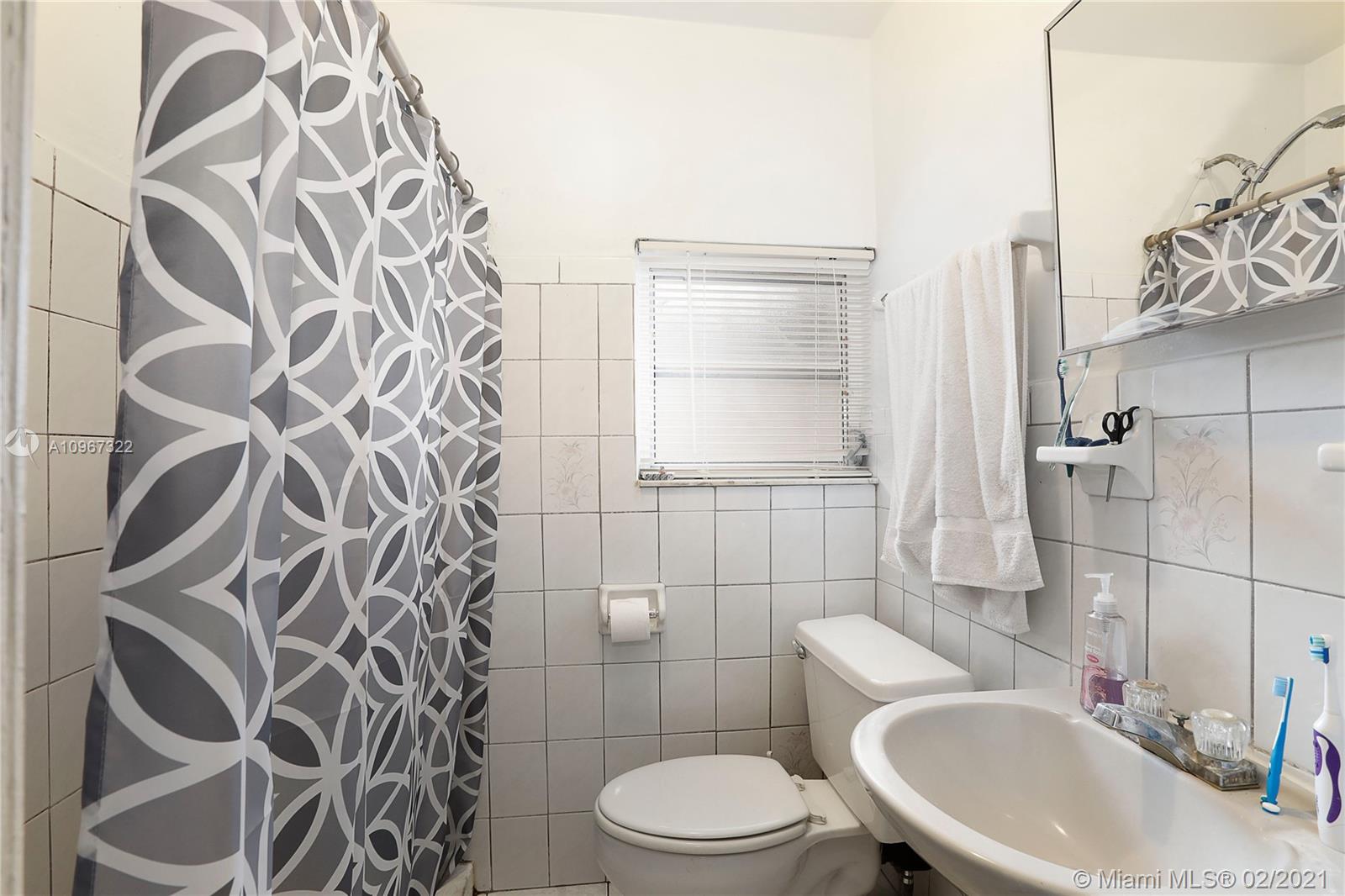 2351 Southwest 7th Street Miami, FL 33135 - Photo 21 of 27