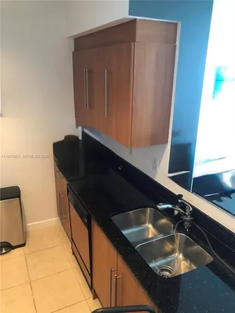 $2,935 | 325 South Biscayne Boulevard, Unit 2016, Miami, FL 33131