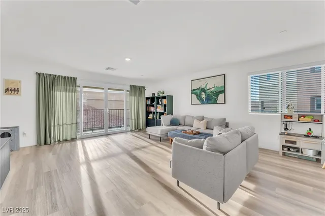 $380,000 | 2835 Atomic Tangerine Way, Unit 6, Las Vegas, NV 89183