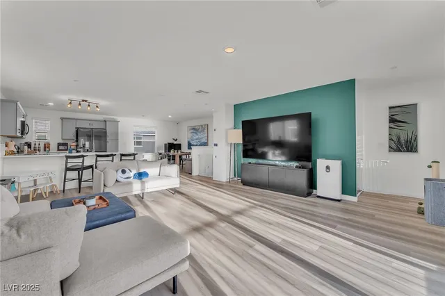 $380,000 | 2835 Atomic Tangerine Way, Unit 6, Las Vegas, NV 89183