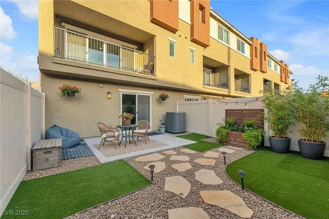$380,000 | 2835 Atomic Tangerine Way, Unit 6, Las Vegas, NV 89183