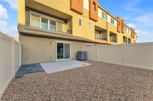$380,000 | 2835 Atomic Tangerine Way, Unit 6, Las Vegas, NV 89183