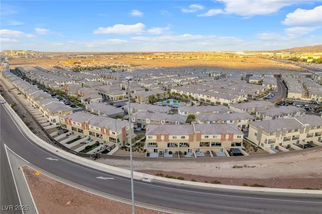 $380,000 | 2835 Atomic Tangerine Way, Unit 6, Las Vegas, NV 89183