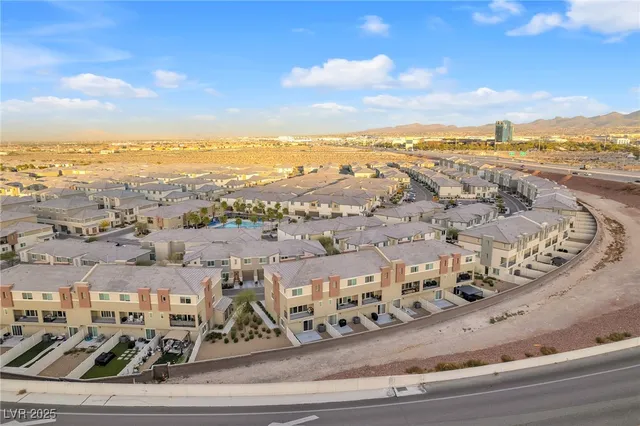 $380,000 | 2835 Atomic Tangerine Way, Unit 6, Las Vegas, NV 89183