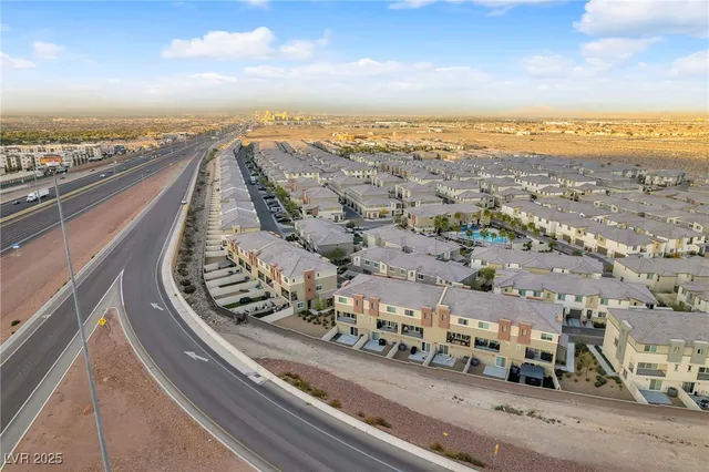 $380,000 | 2835 Atomic Tangerine Way, Unit 6, Las Vegas, NV 89183