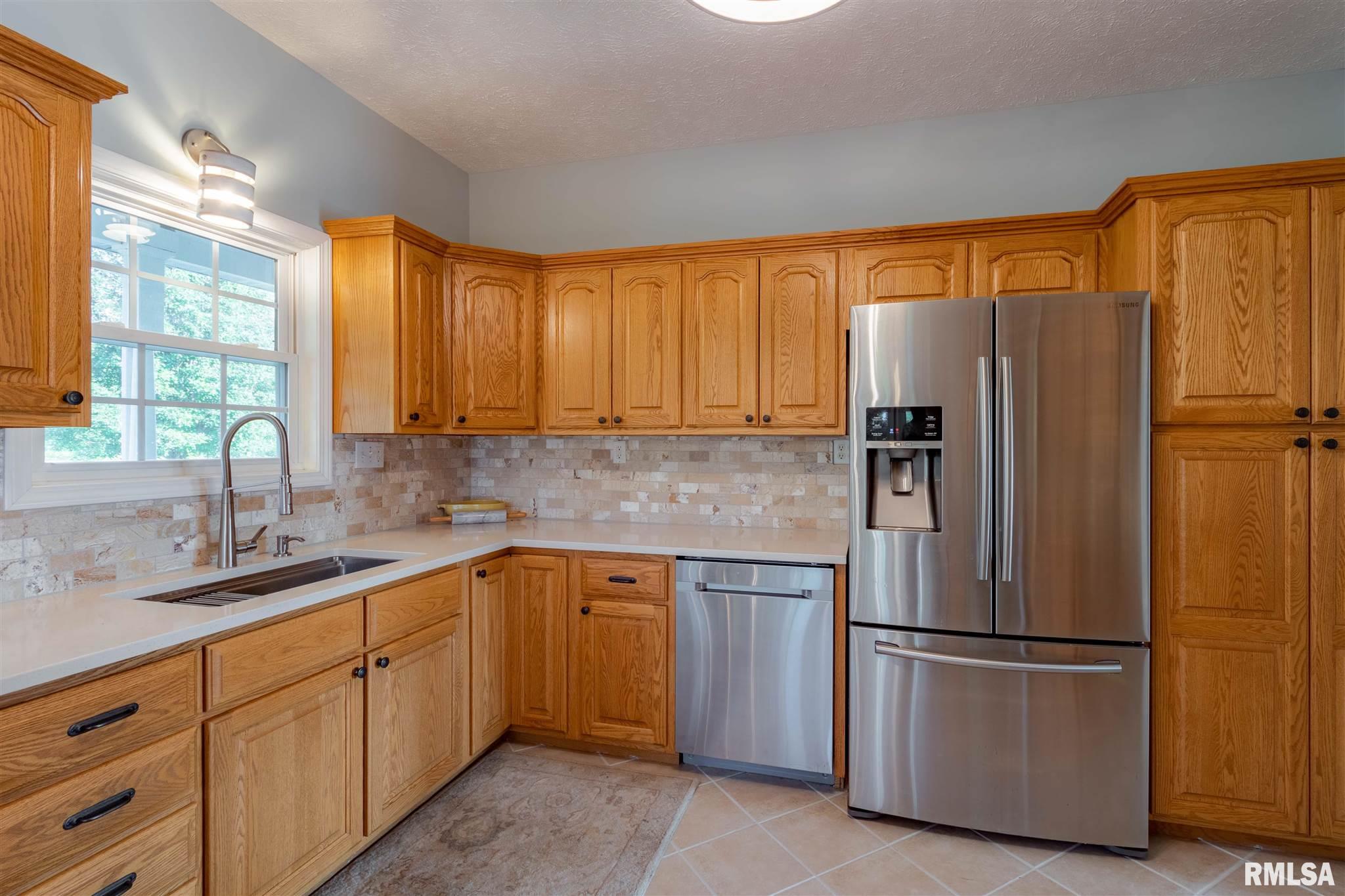 12697 Hudgens Road Marion, IL 62959 - Photo 12 of 36 Gallery Image 12