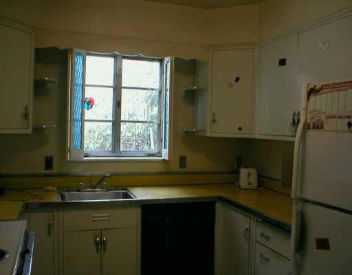 59 Crossridge Road Charleroi, PA 15022 - Photo 2 of 8 Kitchen.