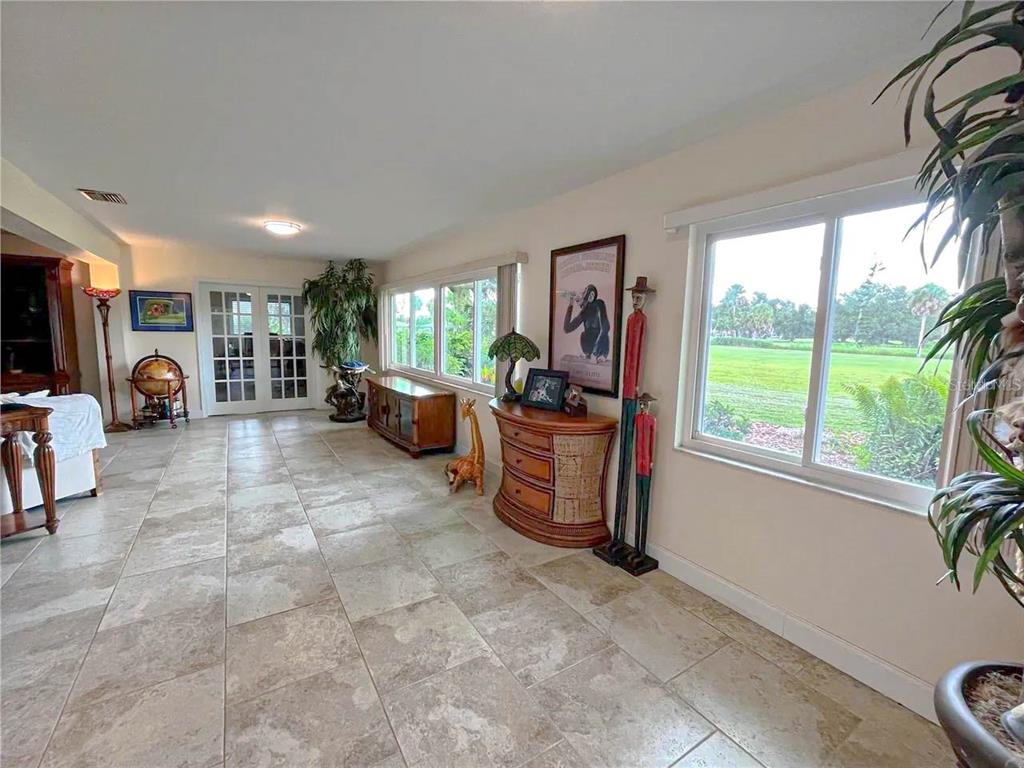 3337 Springmill Circle Sarasota, FL 34239 - Photo 15 of 51 Gallery Image 15