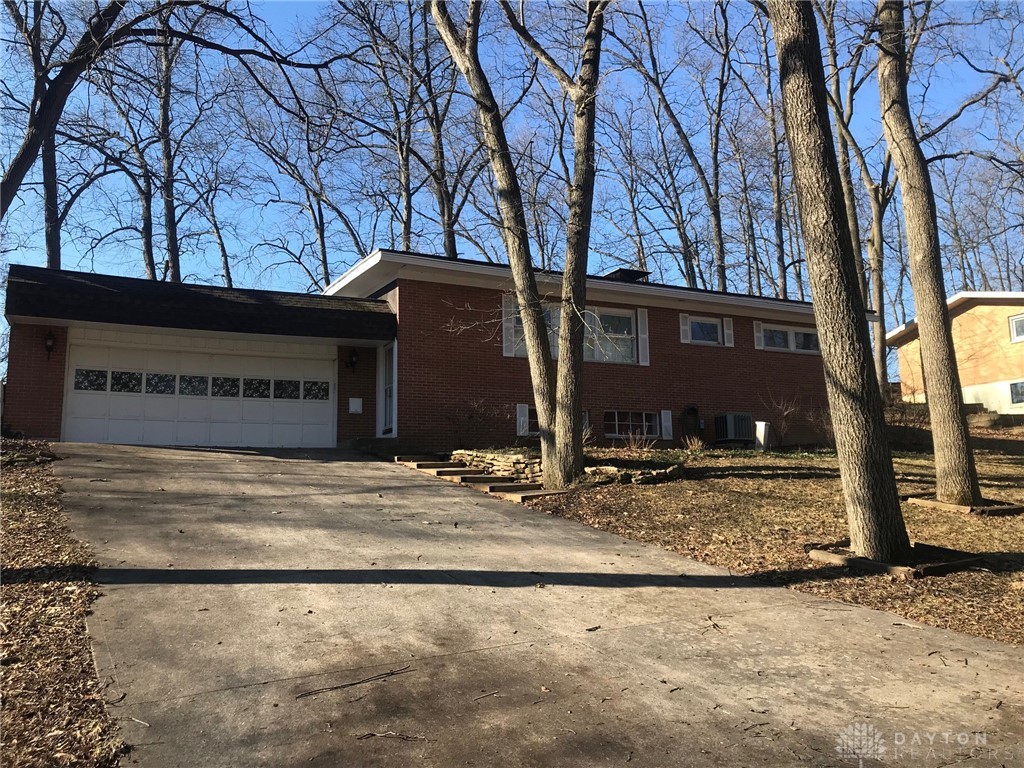 1629 East Mile Road Springfield, OH 45503 - Photo 1 of 2