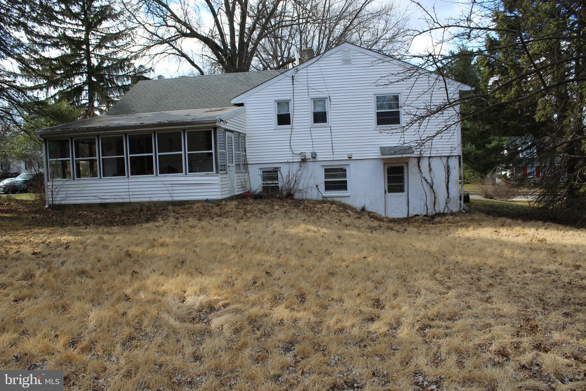 318 Valley Road Oreland, PA 19075 - Photo 4 of 18 Gallery Image 4