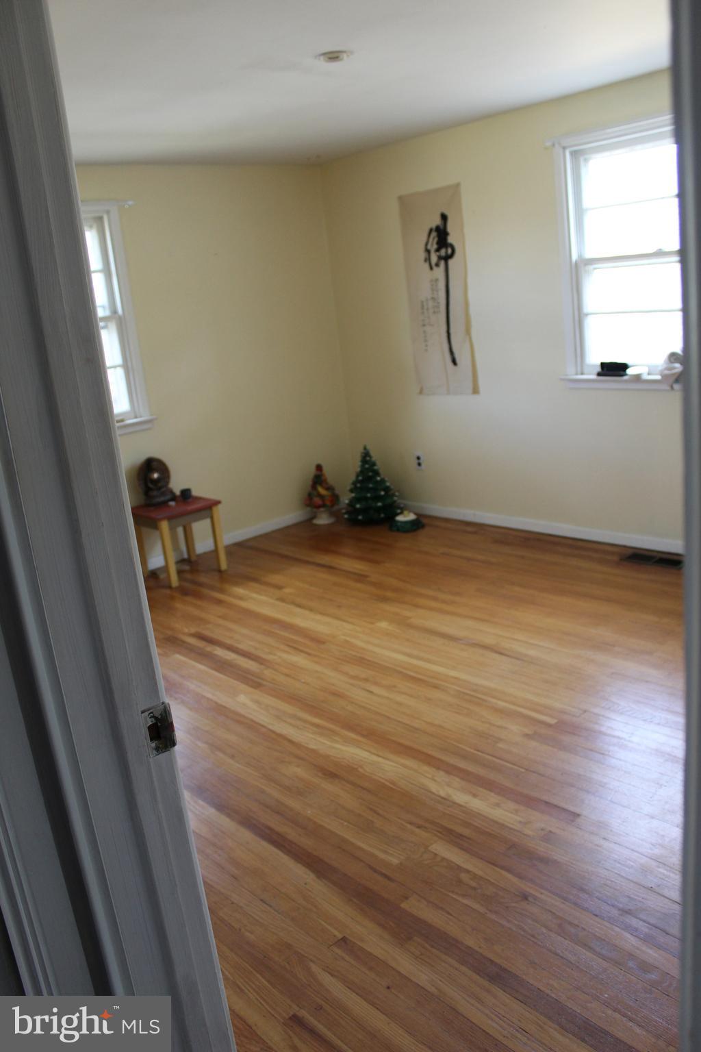 318 Valley Road Oreland, PA 19075 - Photo 9 of 18 Gallery Image 9